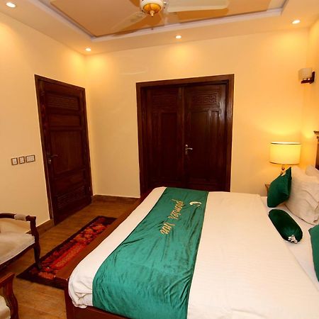 Premier Inn Johar Town Лахор Екстериор снимка