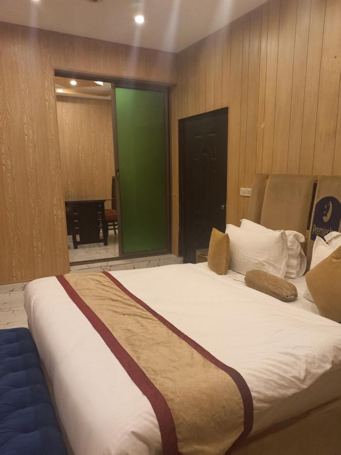 Premier Inn Johar Town Лахор Екстериор снимка