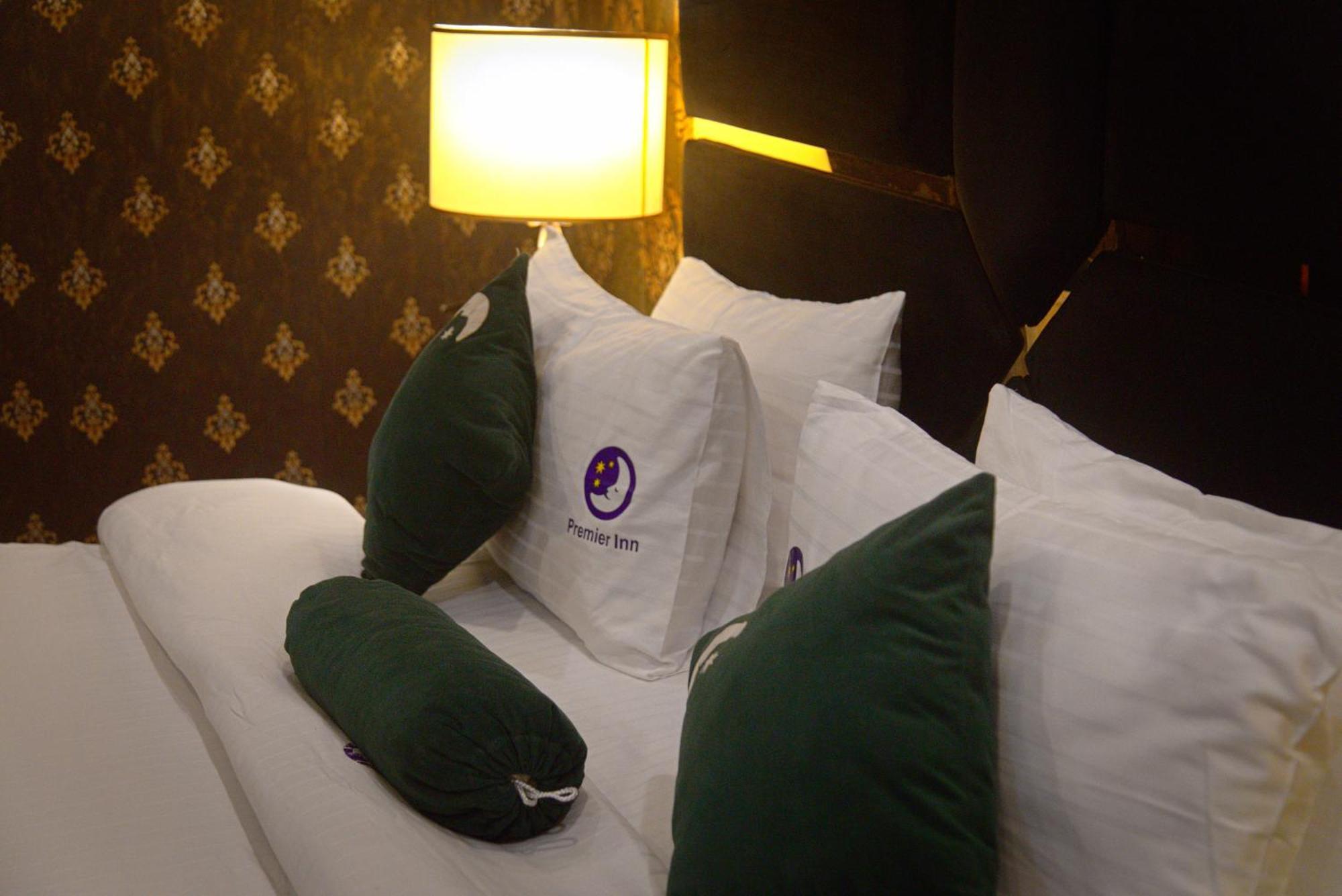 Premier Inn Johar Town Лахор Екстериор снимка