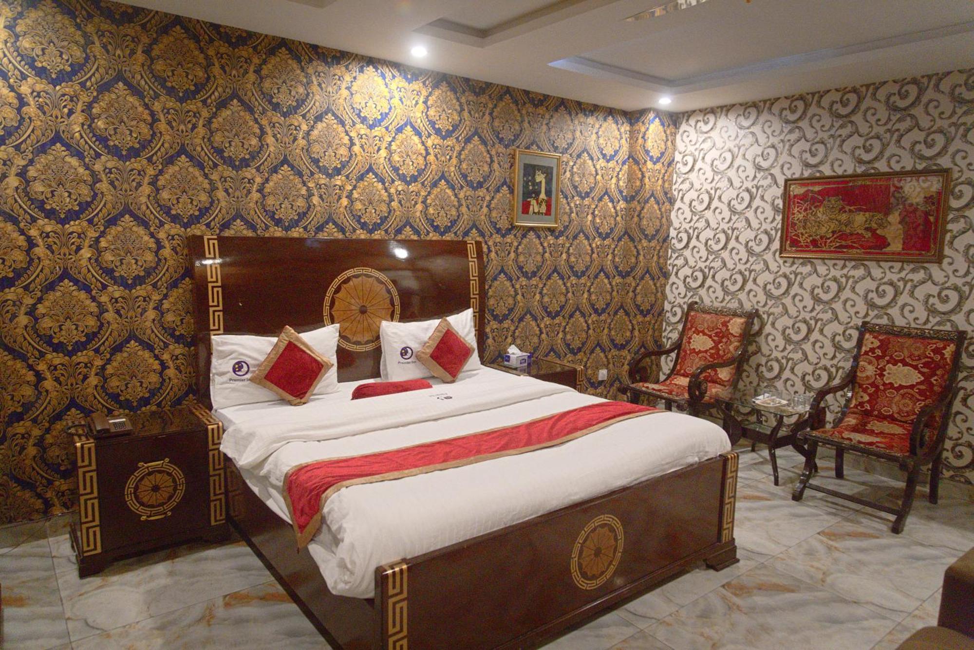 Premier Inn Johar Town Лахор Екстериор снимка