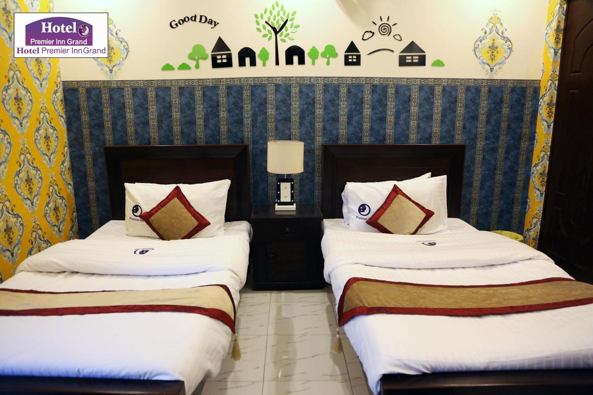 Premier Inn Johar Town Лахор Екстериор снимка