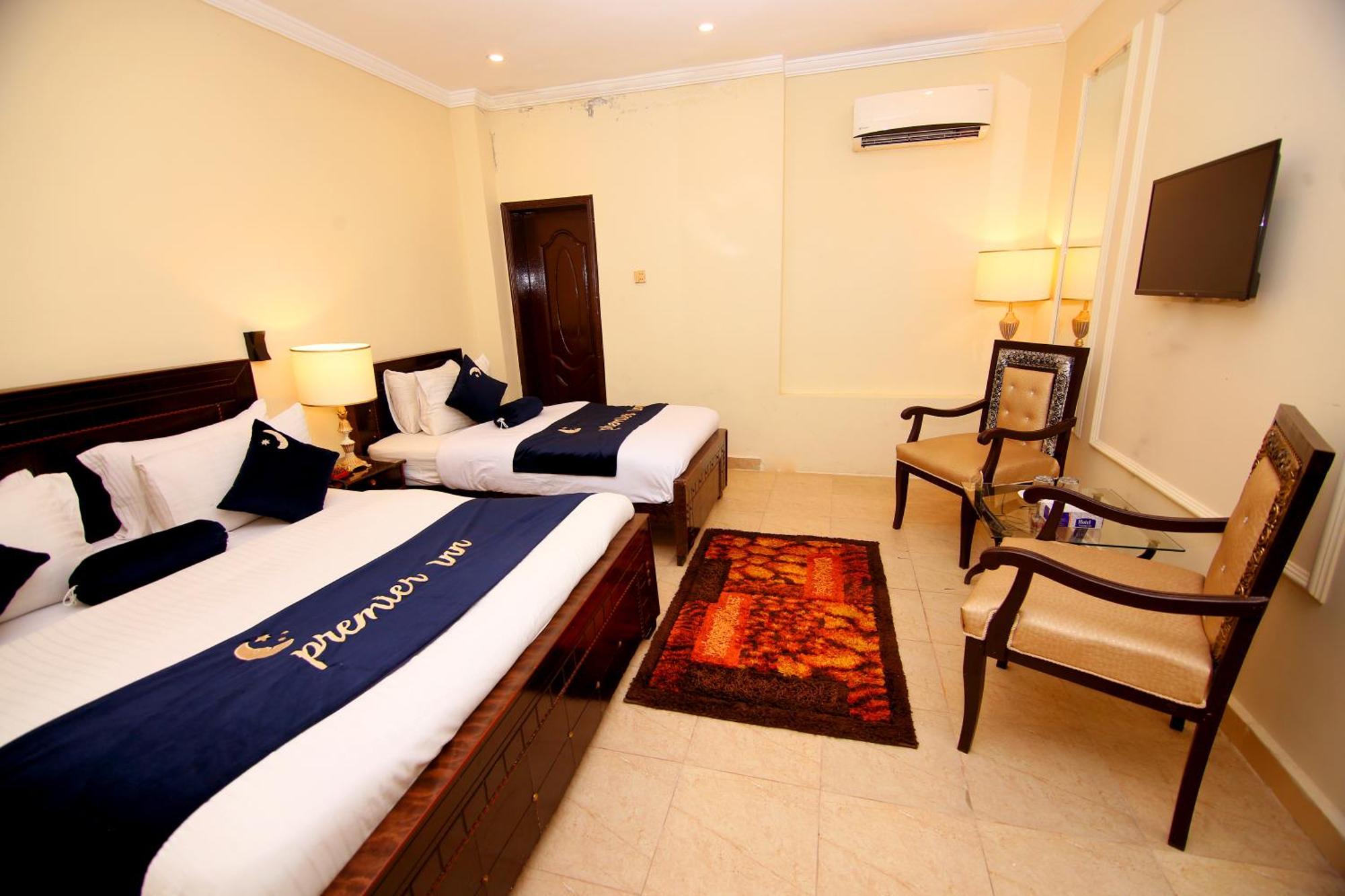 Premier Inn Johar Town Лахор Екстериор снимка