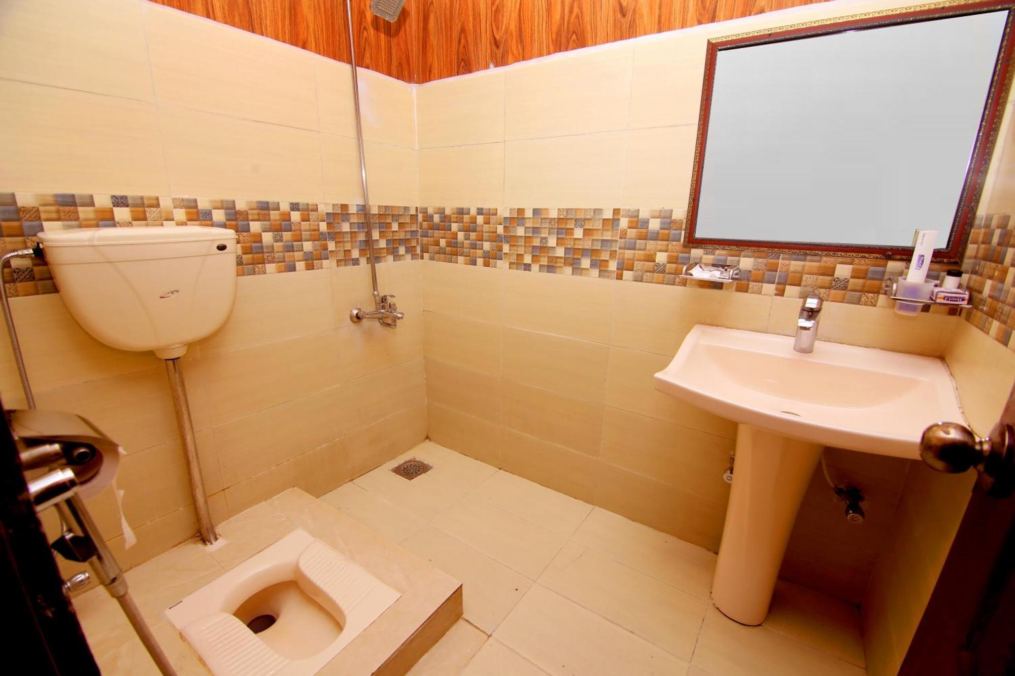 Premier Inn Johar Town Лахор Екстериор снимка