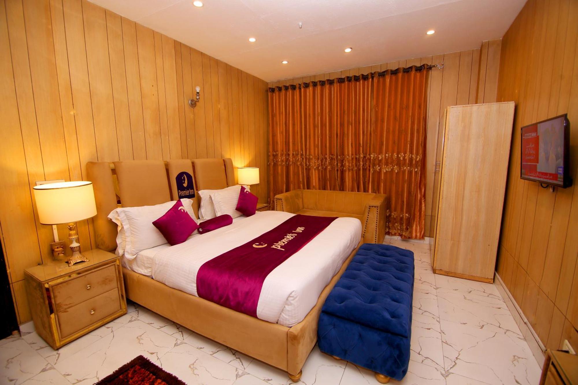 Premier Inn Johar Town Лахор Екстериор снимка