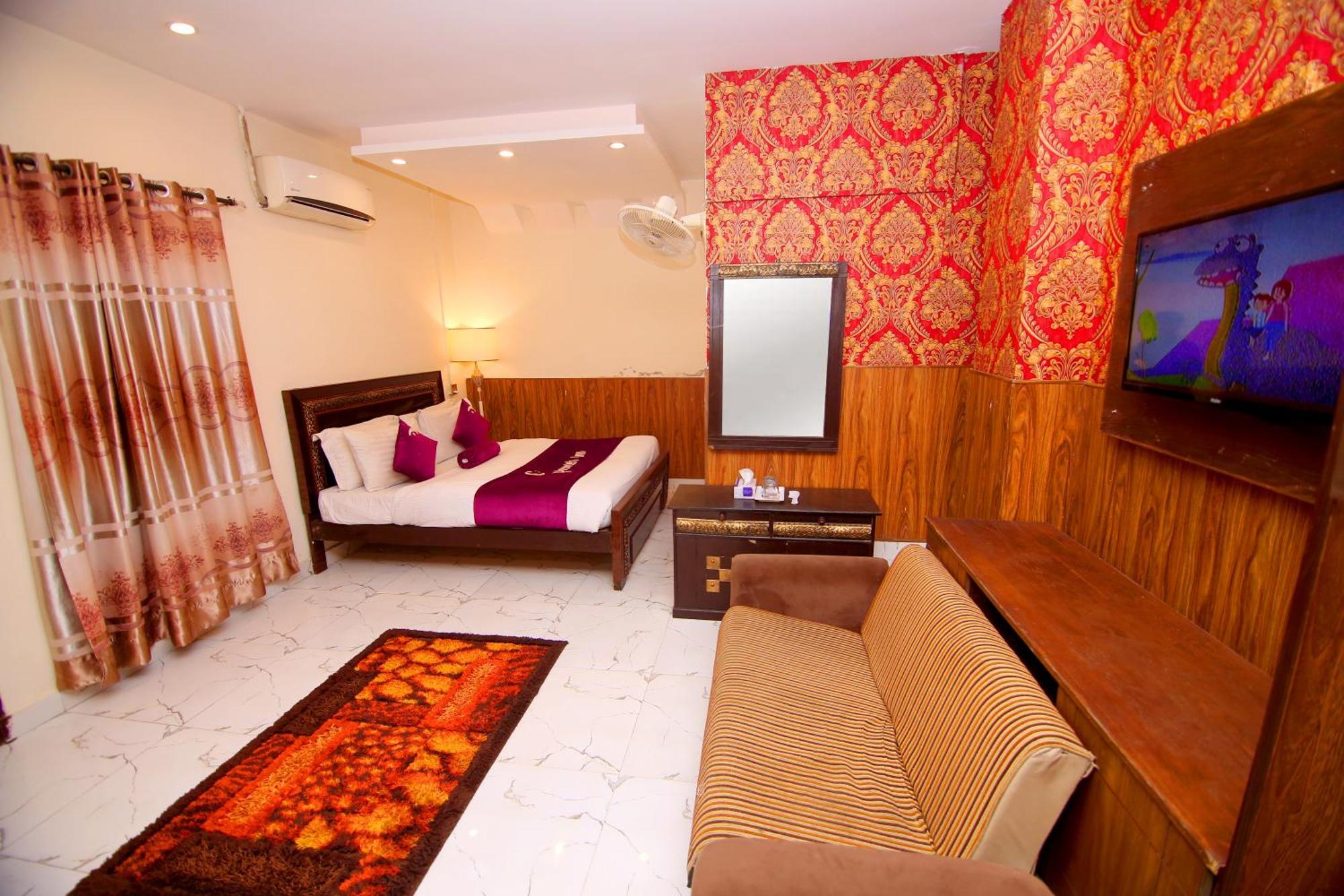 Premier Inn Johar Town Лахор Екстериор снимка