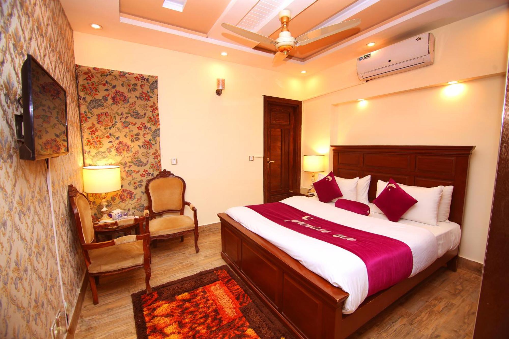 Premier Inn Johar Town Лахор Екстериор снимка
