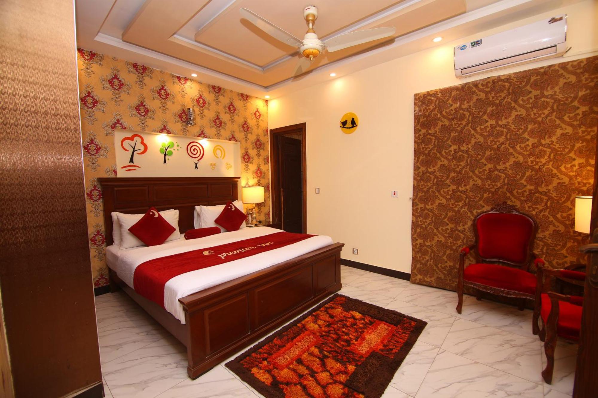 Premier Inn Johar Town Лахор Екстериор снимка