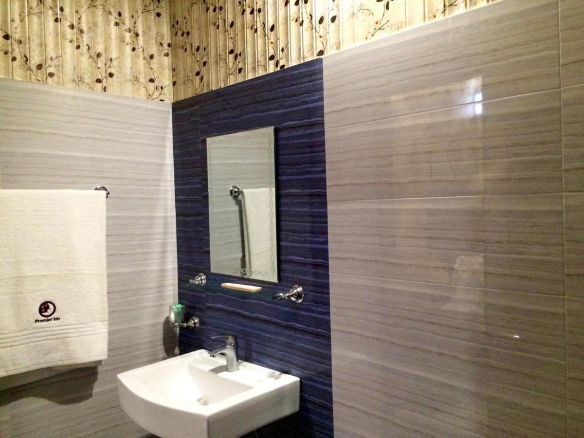 Premier Inn Johar Town Лахор Екстериор снимка